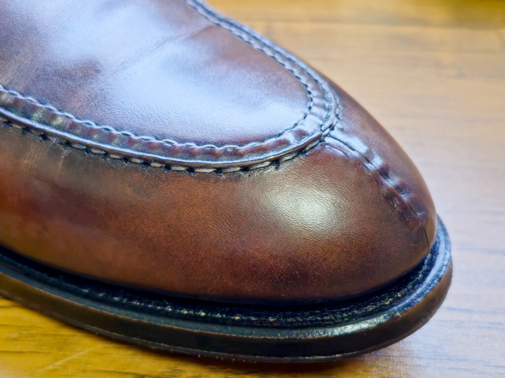 ケンジントンⅡ　Uチップ
ワックスを落としたつま先。
すでにスレは解消されている。