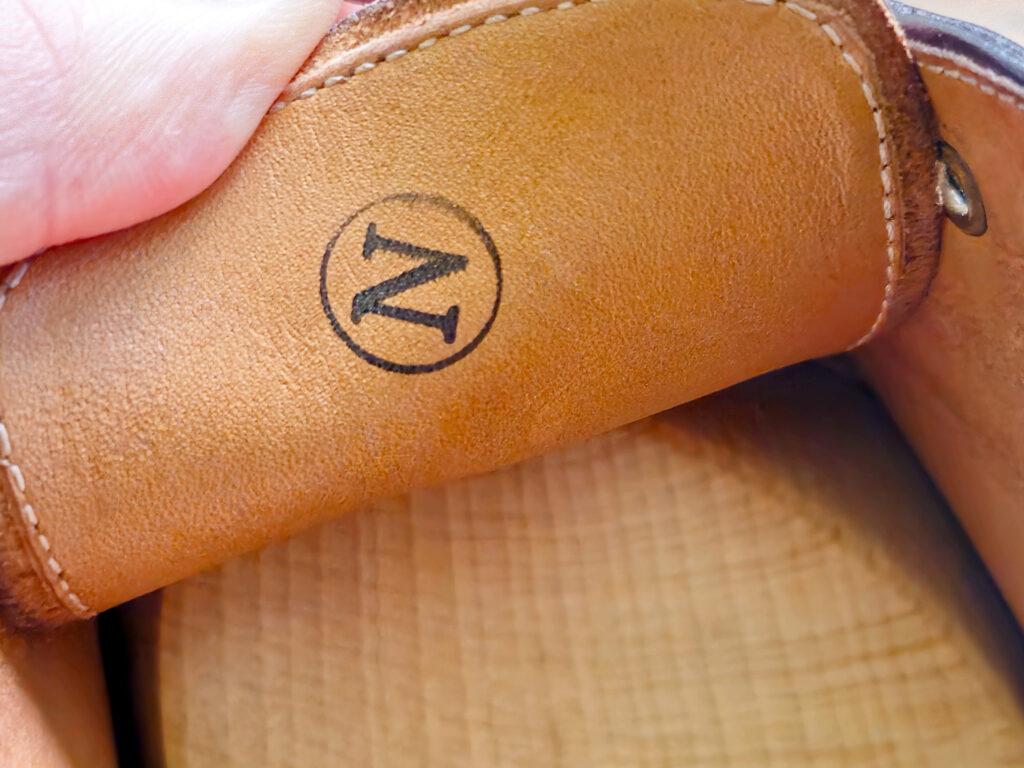 ケンジントンⅡ　Uチップ
アウトレットのハンコ。